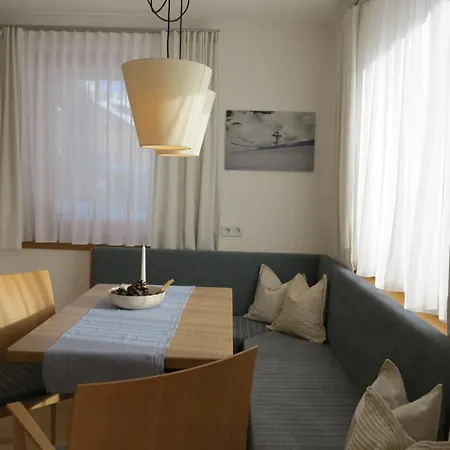 4two Apartment Galtuer